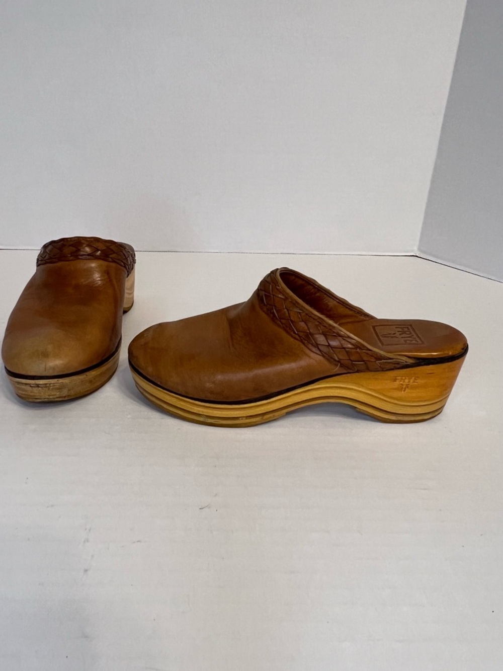 vintage Frye leather wooden platform clogs,‎ dating back to the 1970s Size 6.5
